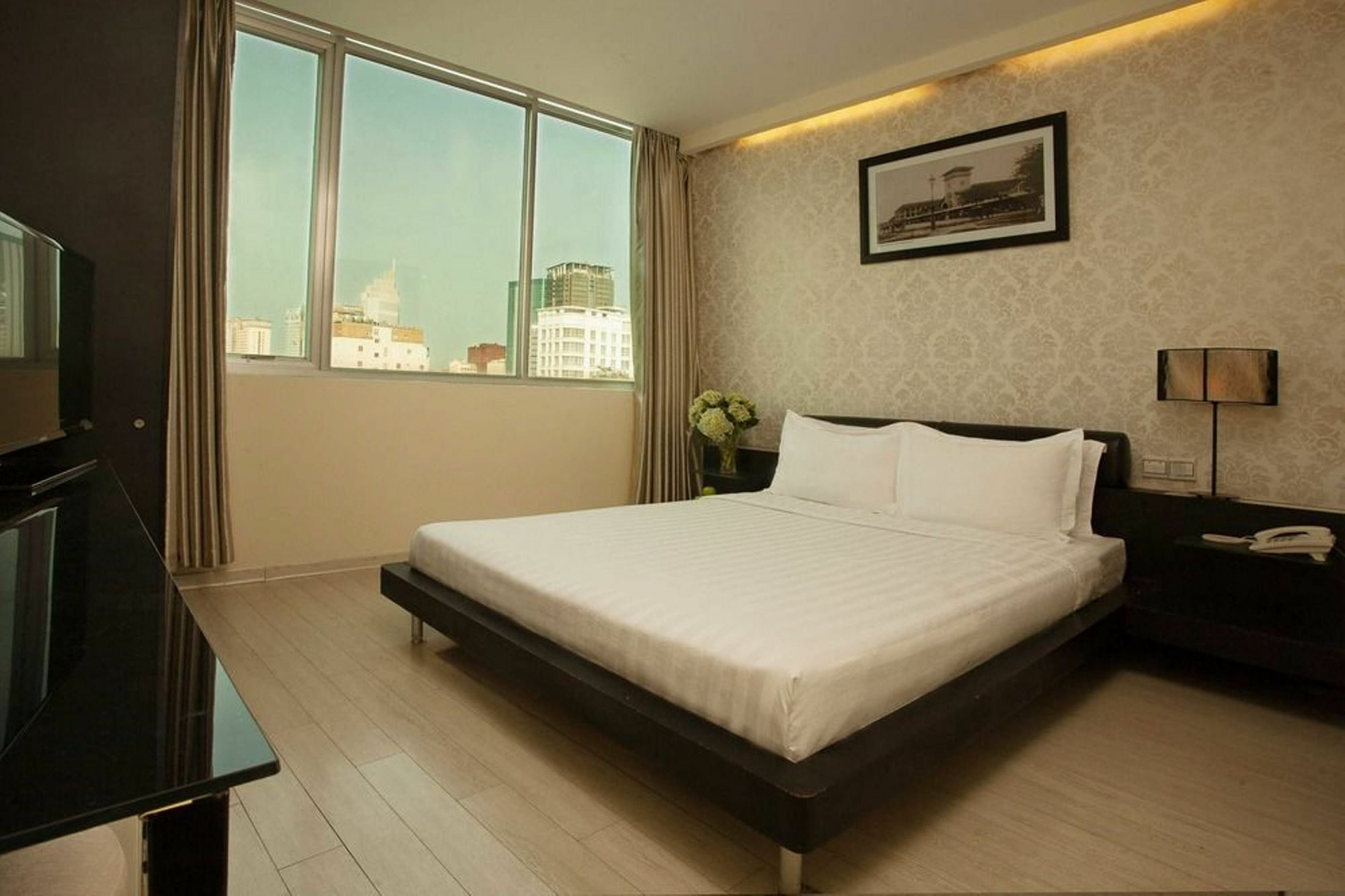 The One Premium Hotel Хошимин Экстерьер фото